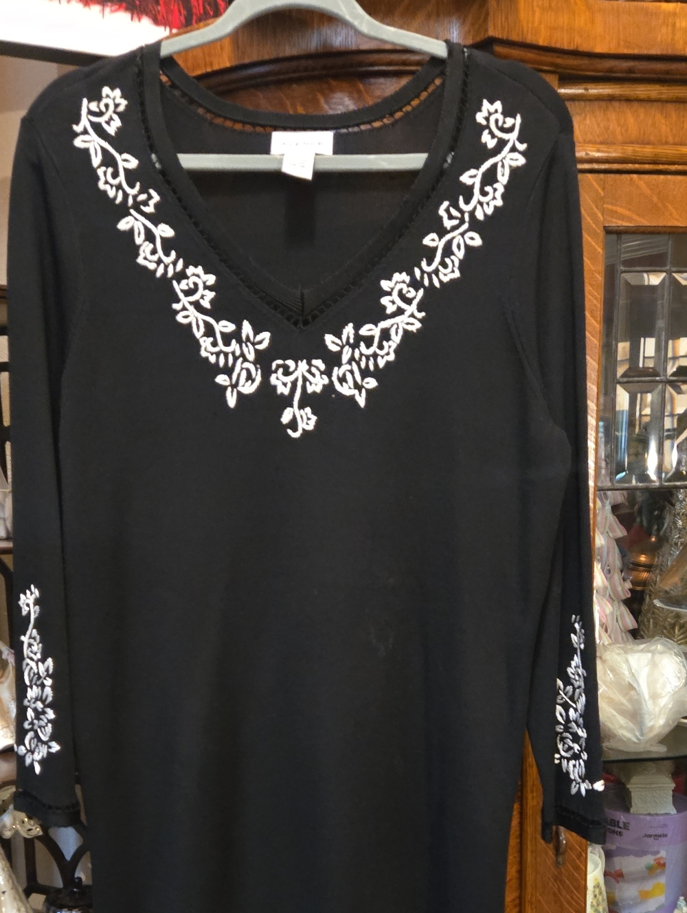 Avenue Black Long-Sleeve V-Neck Top with White Floral Embroidery